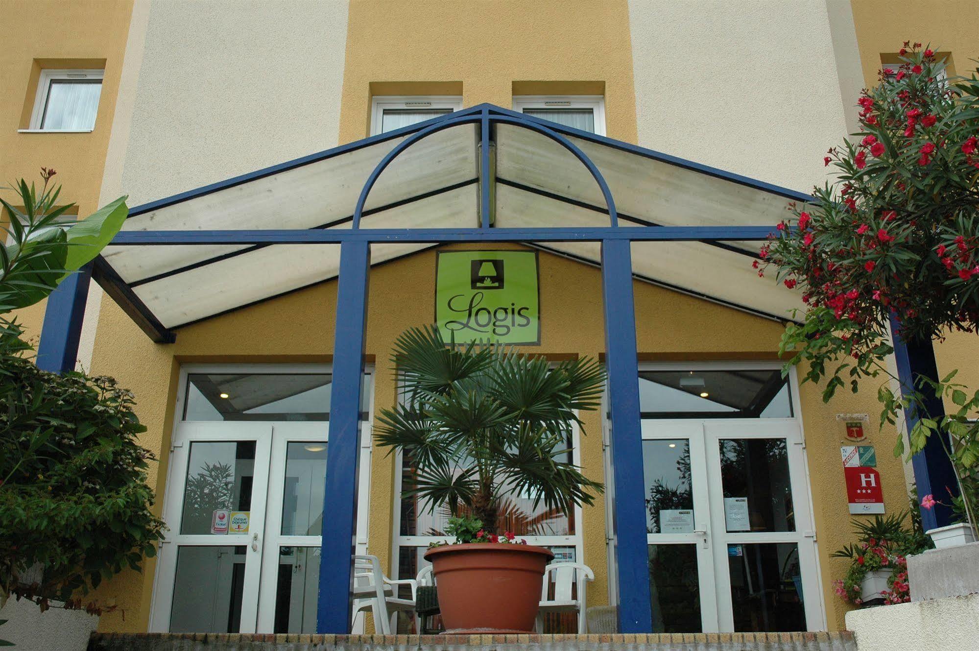 Hotel Restaurant Le Relais - Pau Nord Lons Exterior photo